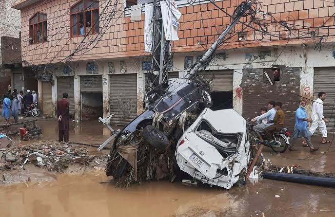 Over 300 killed in Pakistan after heavy rains, flash floods