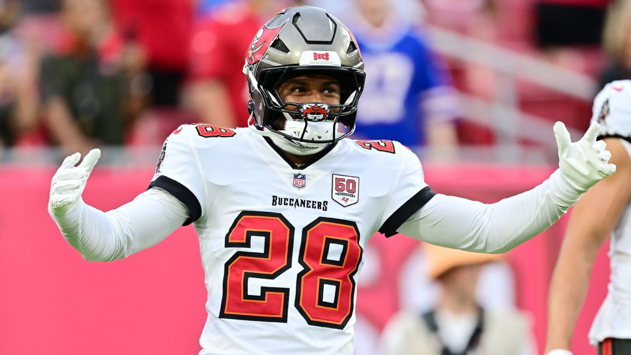 Bucs’ Shilo Sanders ejected after punching Bills’ Zach Davidson