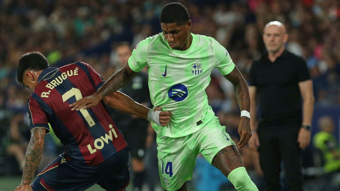Rashford’s full debut cut short as Flick’s changes fuel Barça win