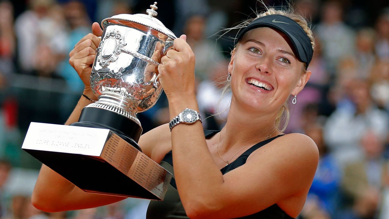 Sharapova introduced by Serena Williams, enters tennis hall
