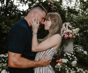 Taylor Swift, Travis Kelce announce engagement