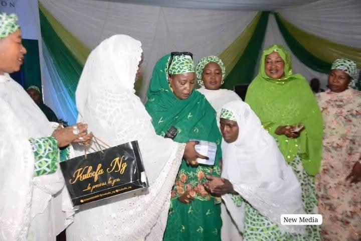 Cleaner who returned N4.8m to owner gets N1m, other rewards – Daily Trust