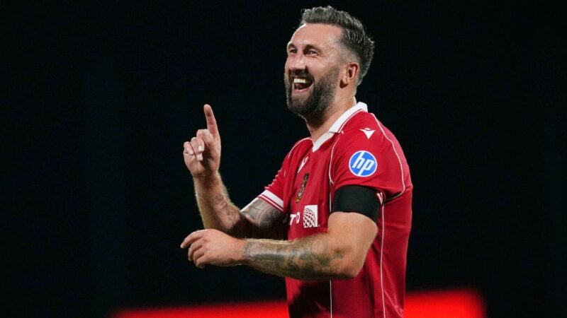 Wrexham fan favourite Ollie Palmer exits for Swindon