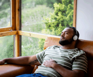 5 Simple ways to unplug and reconnect with yourself when life feels overwhelming