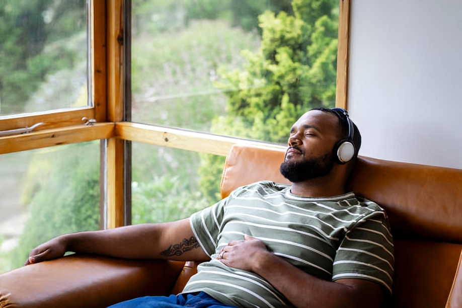 5 Simple ways to unplug and reconnect with yourself when life feels overwhelming