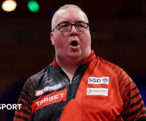 Players Championship 25: Stephen Bunting beats Jonny Clayton 8-6 to claim second tour title of 2025