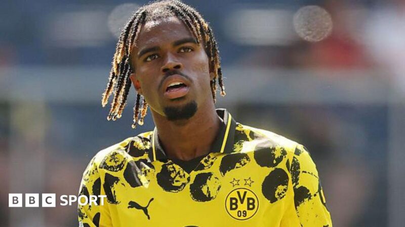 Borussia Dortmund sign Carney Chukwuemeka from Chelsea