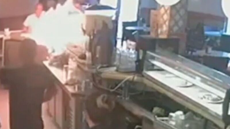 Man sets cafe on fire because they refused to add mayonnaise to his sandwich