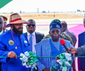 Reactions as Nigerian Gov Goes On His Knees For Tinubu, Video Trends
