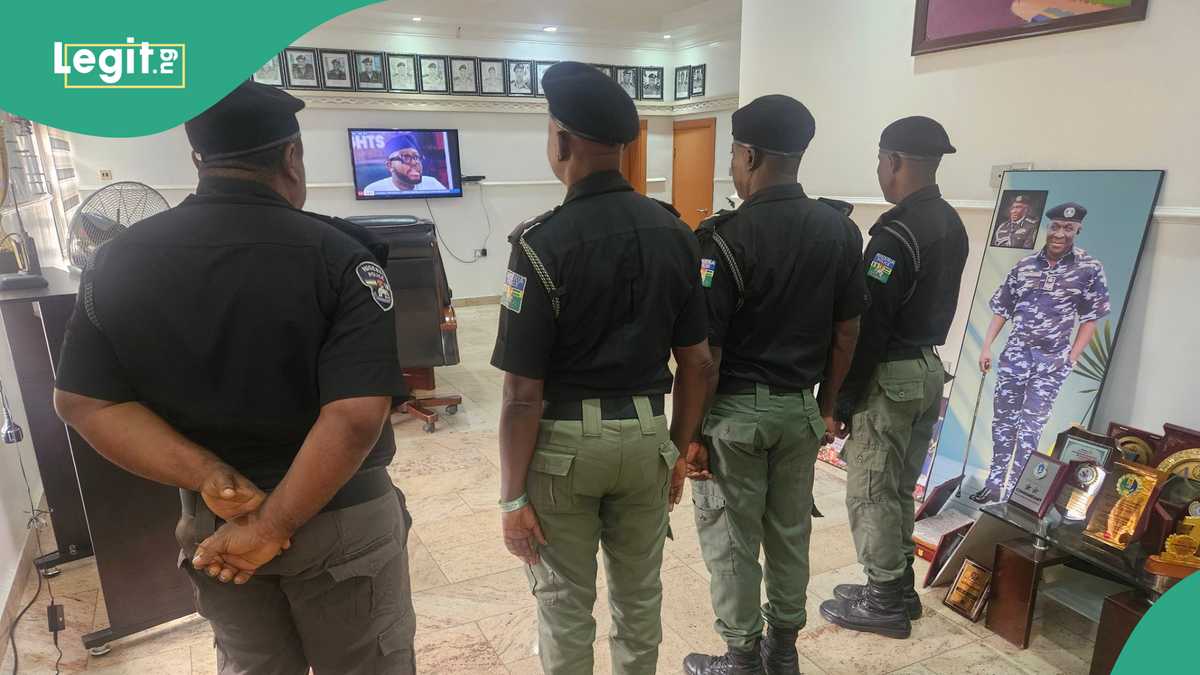 Viral Video: Police Arrest Officers Filmed Counting Cash in Patrol Vehicle, Photo Trend