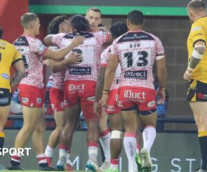 Super League: Leigh Leopards 46-6 Castleford Tigers