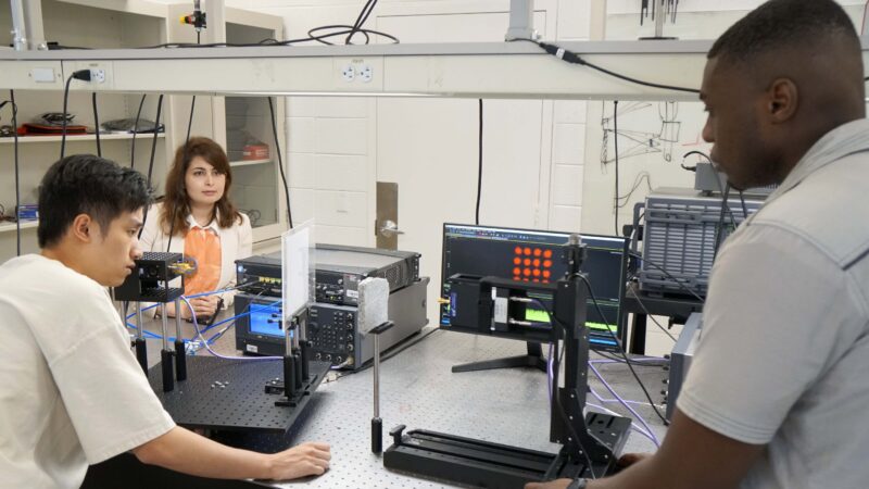 Princeton scientists bend wireless signals around walls, hinting at wild terabit data speeds in homes, cars, and crowded cities