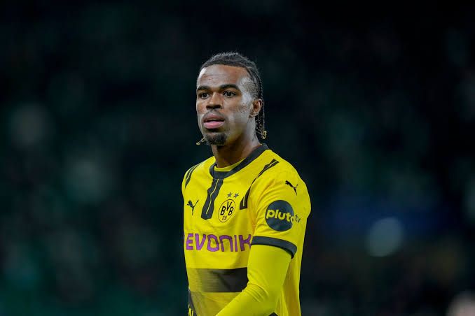 Chelsea close in on £270m sales to balance summer spending