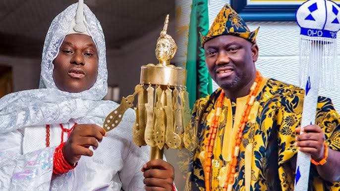 Ooni Of Ife Shuns Ignores As Alaafin Of Oyo Gives Him 48-Hours To Withdraw Chieftaincy Title Confered On Oyo Businessman
