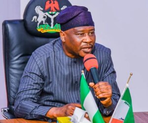 Governor Fintiri signs bill establishing new Adamawa State seal