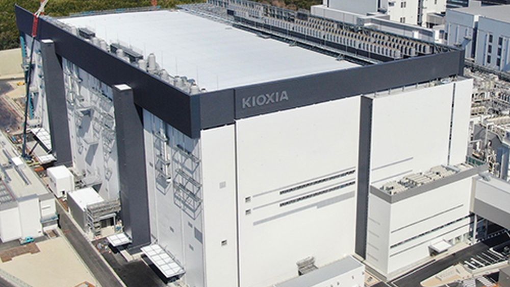 Kioxia develops a 5TB flash memory prototype with daisy chained beads that maintain bandwidth and reduce latency for mobile edge computing and AI applications