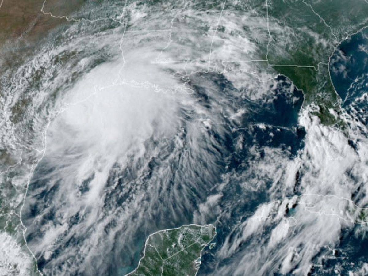 US East Coast braces For Life-Threatening Flooding As Hurricane Erin Intensifies