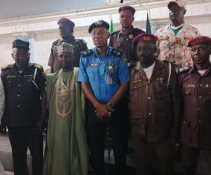 Sheikh Nuhu donates security equipment to Kano vigilantes command