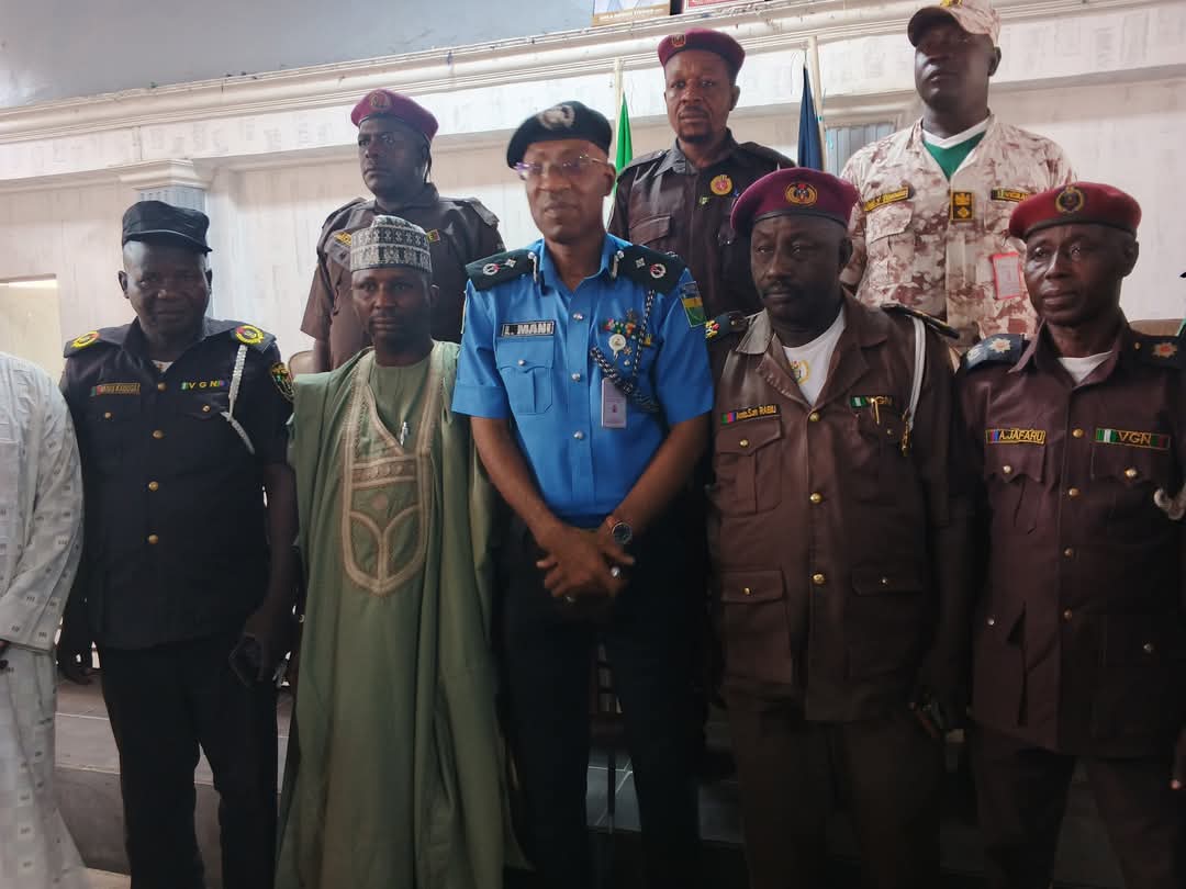 Sheikh Nuhu donates security equipment to Kano vigilantes command