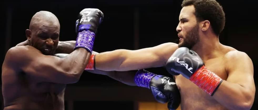 Heavyweight bout: At 19, Nigerian-born Itauma beats Dillian Whyte in 2 minutes