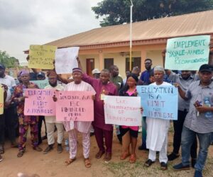 Kwara Varsity Lecturers Stage Peaceful Protest, Demand Payment Of EAA, Others