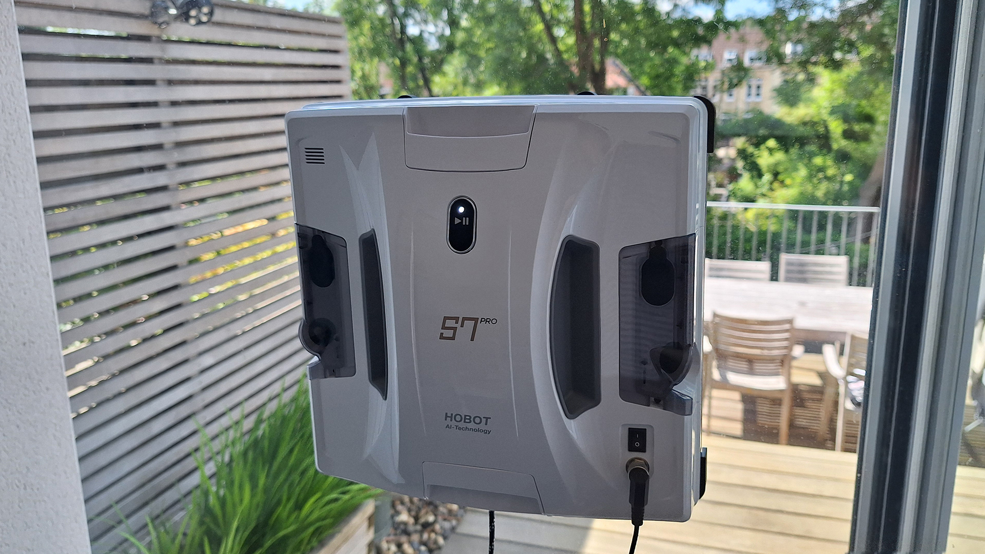 I tested a robotic window cleaner – here are 3 things that surprised me