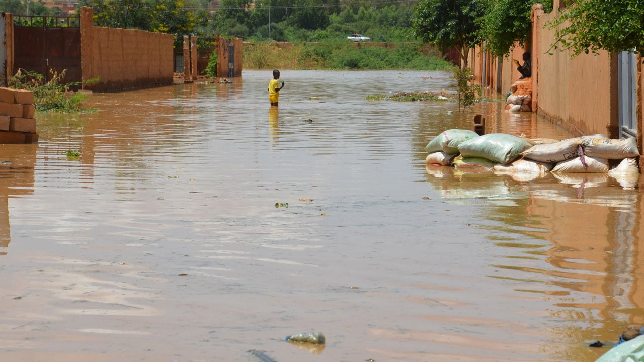 Niger Gives Mokwa Flood Victims N808m