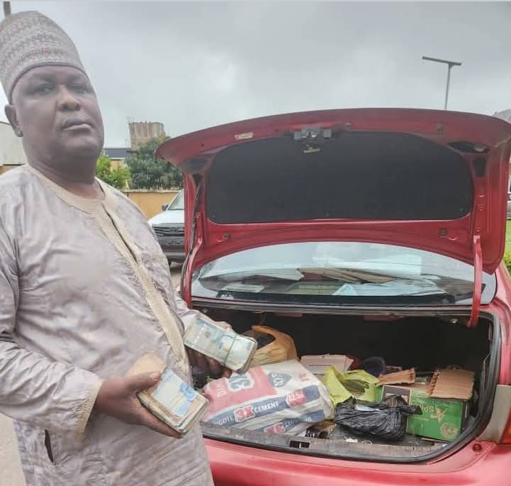 Bye-elections: PDP agent ‘caught with N30m cash’ in Kaduna