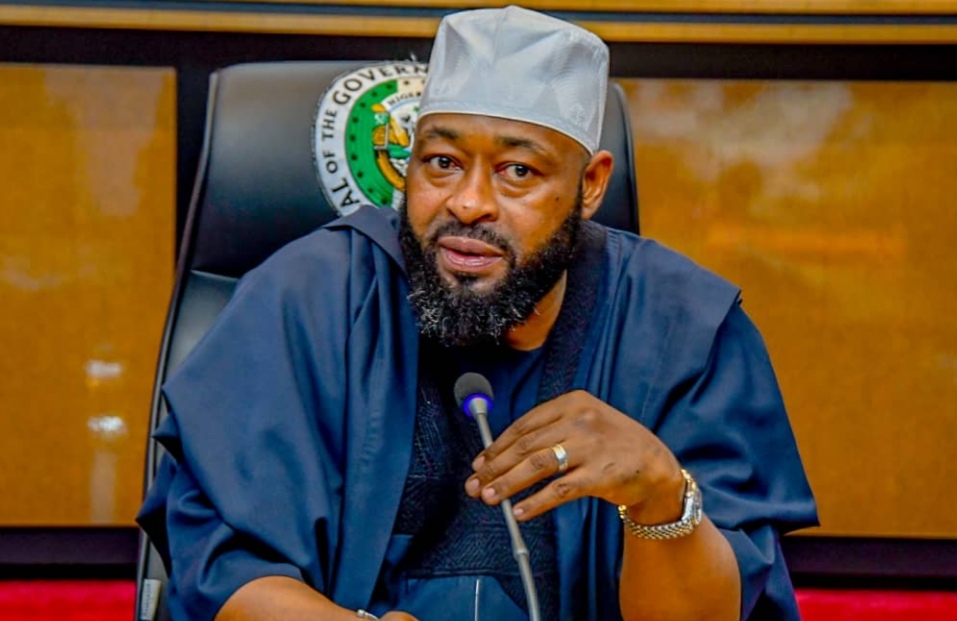 Niger Governor Bago Donates Rice, Cows To NYSC Members