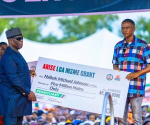 Akwa Ibom Gov Lifts 476 Less-privileged With N239m Grants