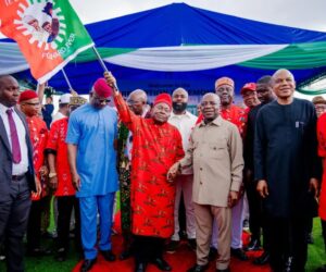 Gov. Otti Receives 66 Defectors From PDP, APGA Into LP