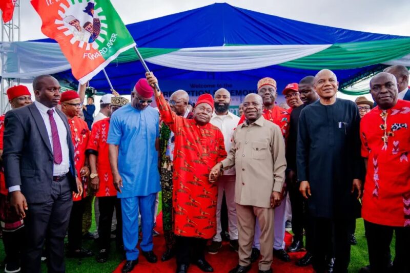 Gov. Otti Receives 66 Defectors From PDP, APGA Into LP