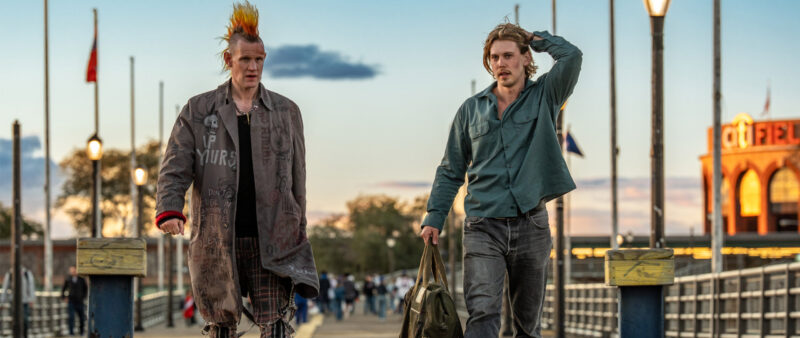 Caught Stealing review: Darren Aronofsky’s punk-rock 90s crime caper is a cat-sitting gig gone haywire
