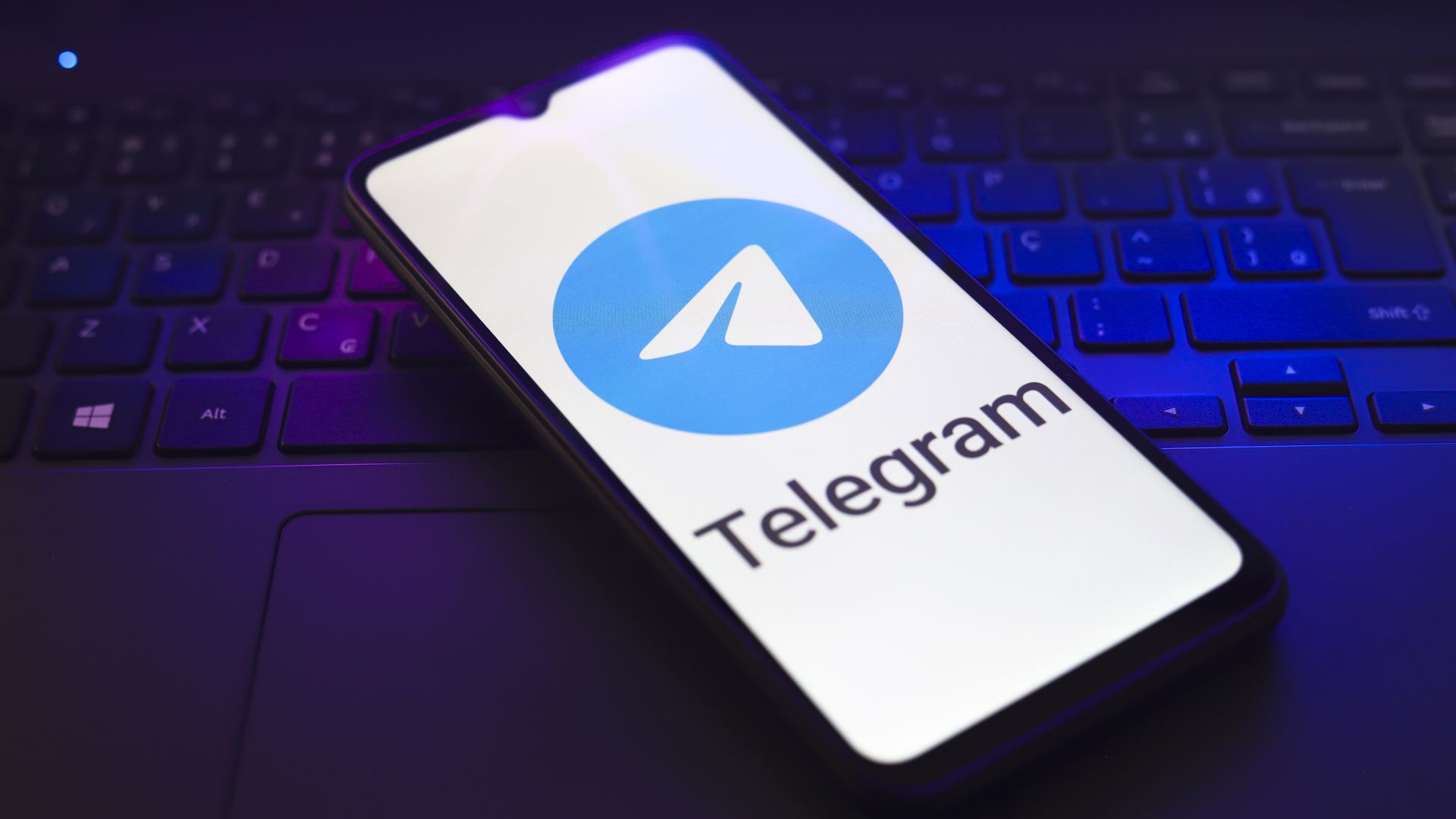 Hackers unleash a silent Lumma Stealer attack through a fake Telegram Premium site that auto-downloads malware and hijacks credentials without requiring any clicking