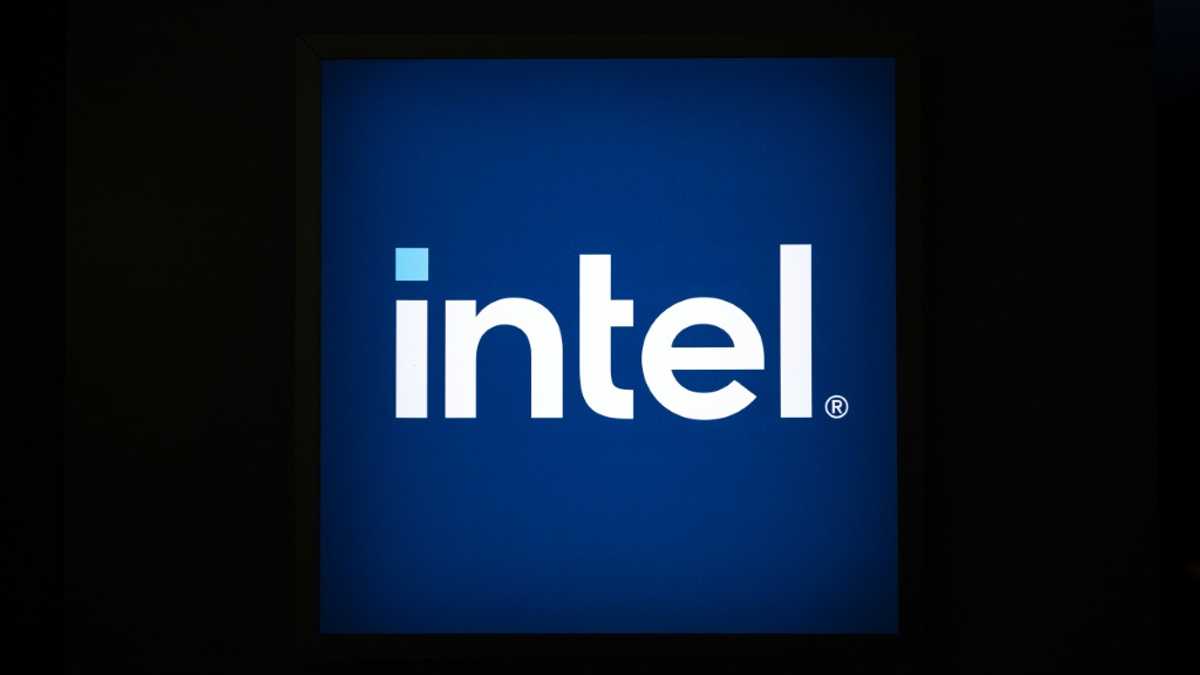 Trump, Intel announce deal giving US a 10% stake in chipmaker