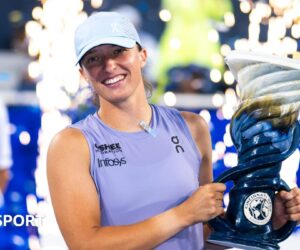 Cincinnati Open: Iga Swiatek beats Jasmine Paolini to win title