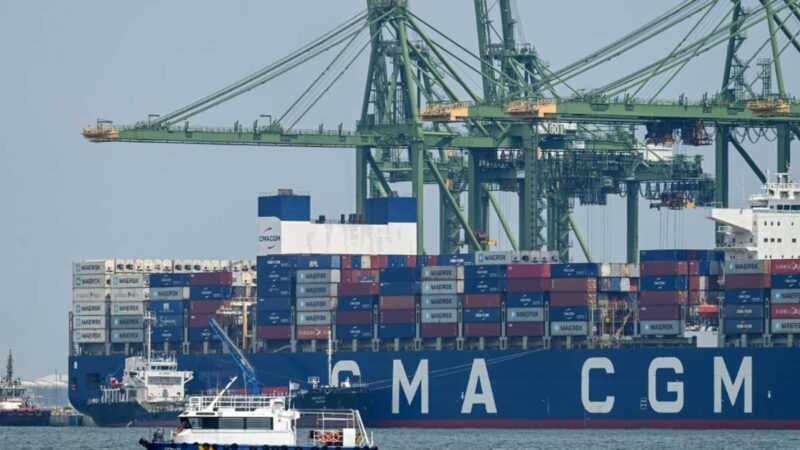 Singapore key exports slip in July as US shipments tumble 42.7 pct