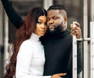 Skales shows off new woman 2 years after calling his wife a “devil” and revealing she refused to take care of his sick mother