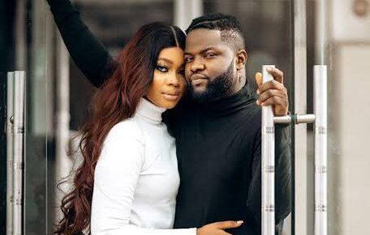 Skales shows off new woman 2 years after calling his wife a “devil” and revealing she refused to take care of his sick mother