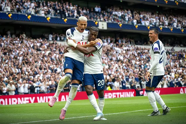 Sunderland, Tottenham Kick Off Campaign With Big Wins
