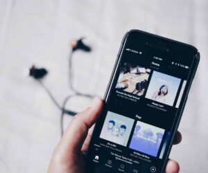 Spotify rolls out in-app messaging