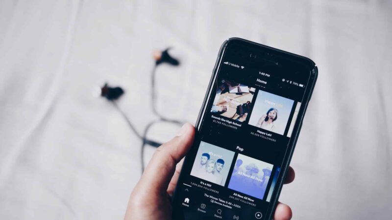 Spotify rolls out in-app messaging