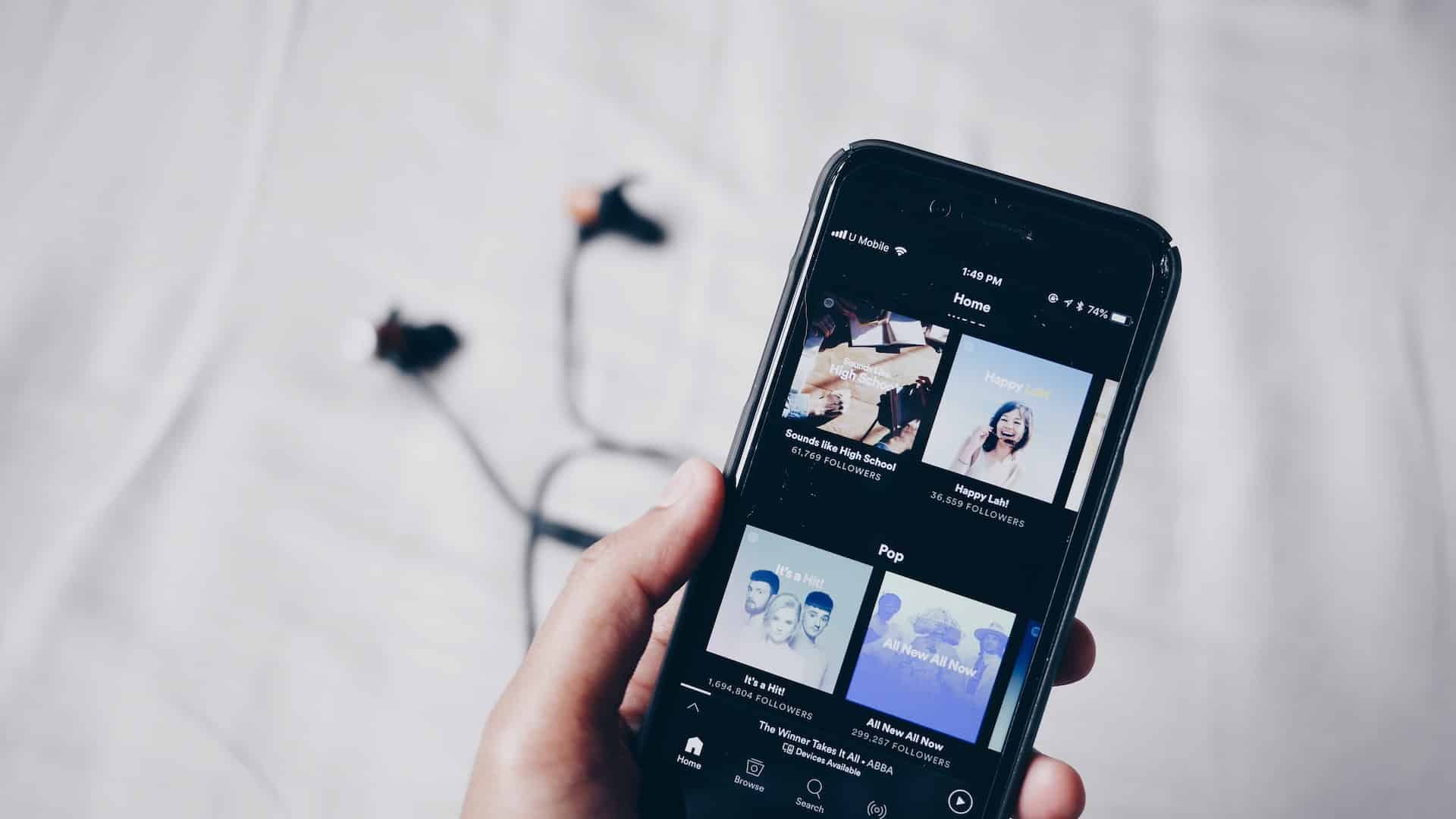 Spotify rolls out in-app messaging