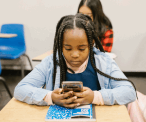 South Korea Bans Mobile Phones in Classrooms | Tech | Business