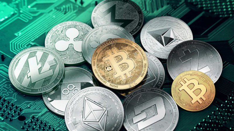 Bitcoin soars past $117k and ETH $4,700 as Jerome Powell signals potential rate cuts