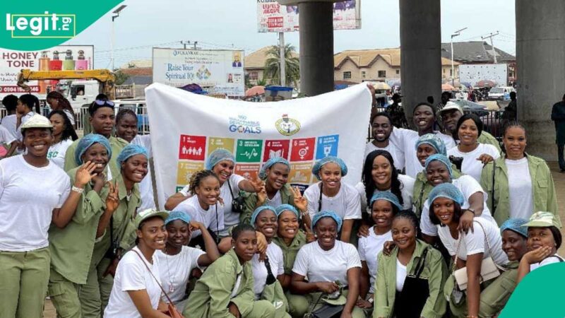 SDGs: Corps Members Storm Asaba Street, Feed Over 100 Beggars