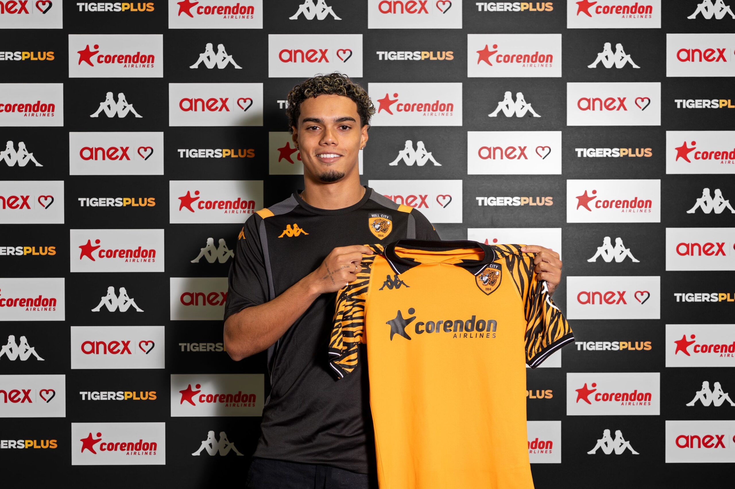 Ronaldinho’s Son João Mendes Signs One-Year Deal With Hull City After Barcelona Exit