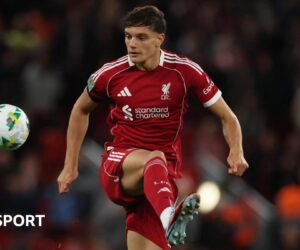 Giovanni Leoni: Liverpool defender set for out for months with knee injury