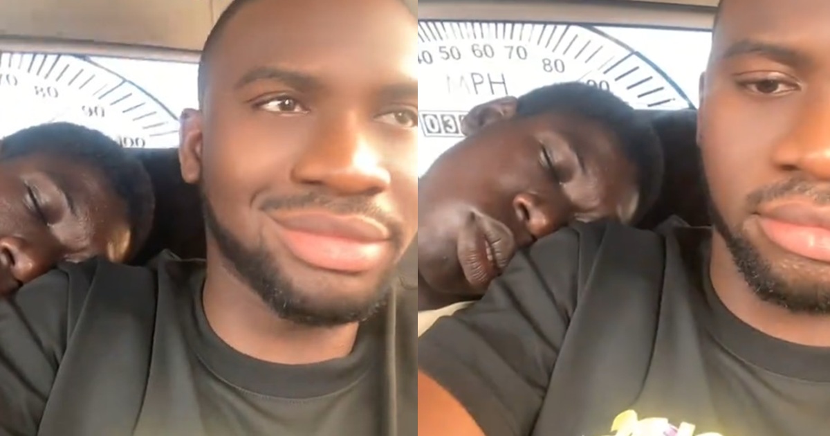 “God, abeg, I need a car” – Nigerian man lamɘnts after his fellow passenger rested his head on his shoulder in a public transport (WATCH)