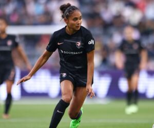 Sources: Alyssa Thompson flies to London amid Chelsea links